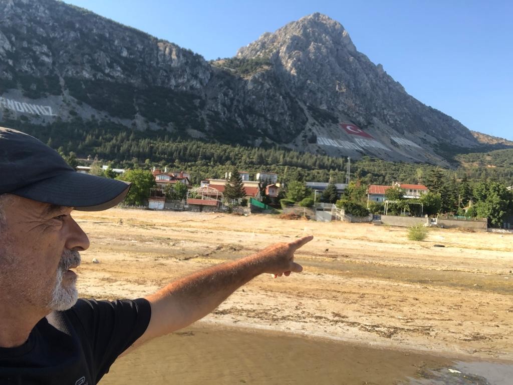 Eğirdir Gölü’nden korkutan görüntü! Her yıl çekiliyor